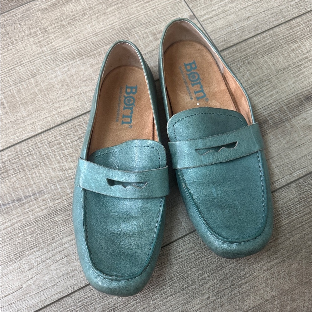 Born Women’s  Teal Leather Loafers size 8 shoes green